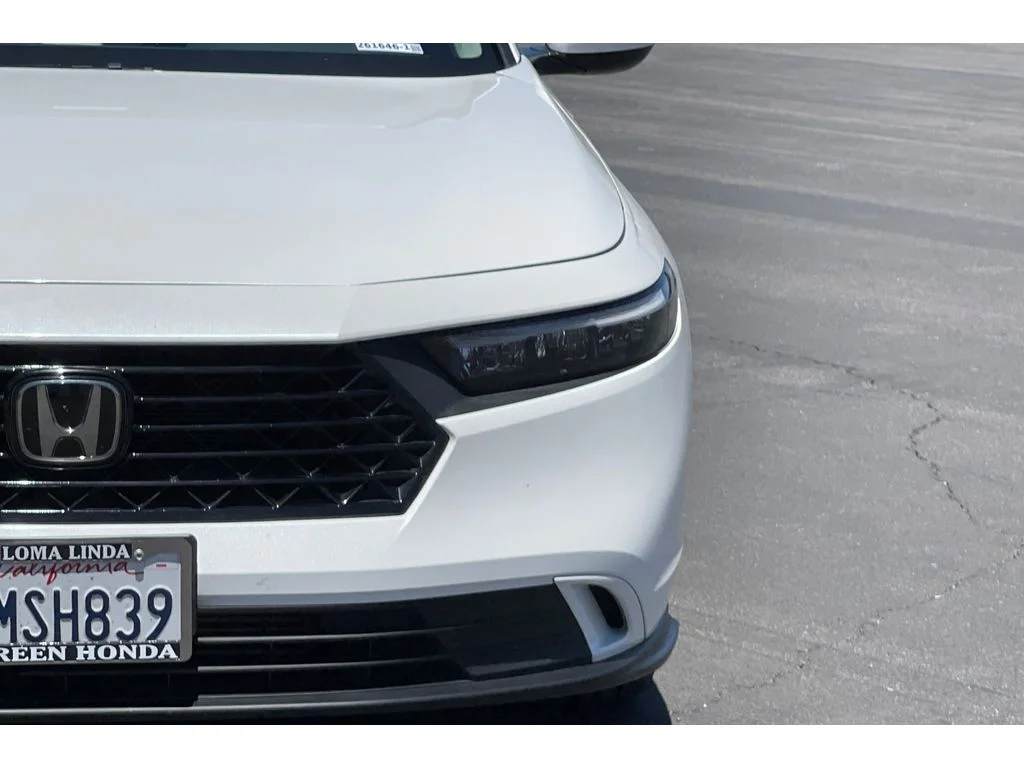 Used 2024 Platinum White Pearl Honda EX image 19