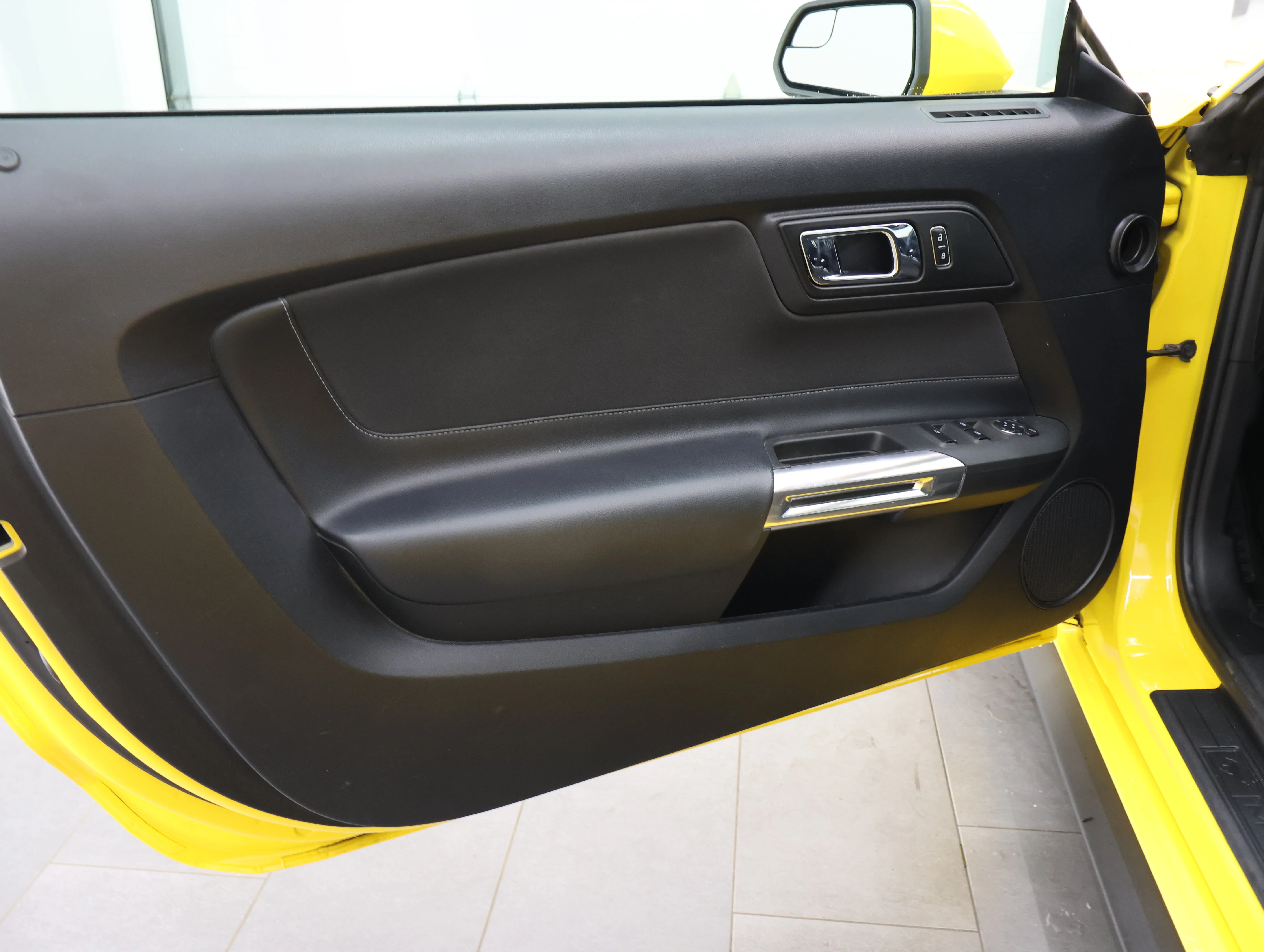 Used 2016 Triple Yellow Tri-Coat Ford V6 image 33
