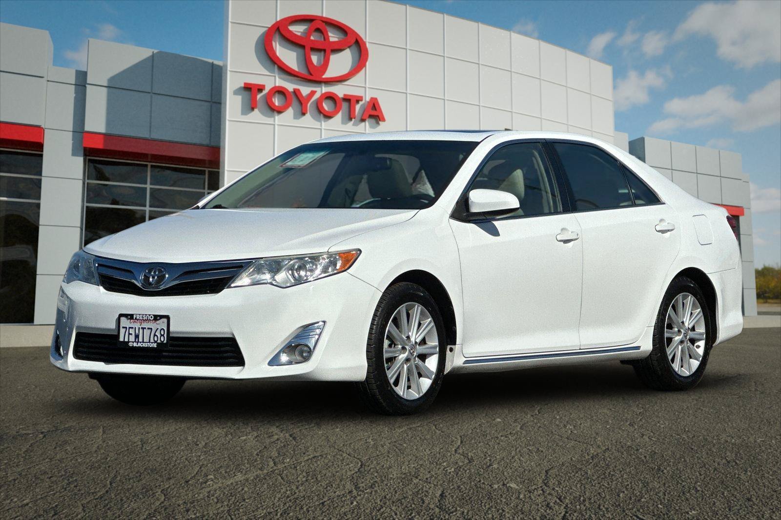 Used 2014 Super White Toyota L image 7