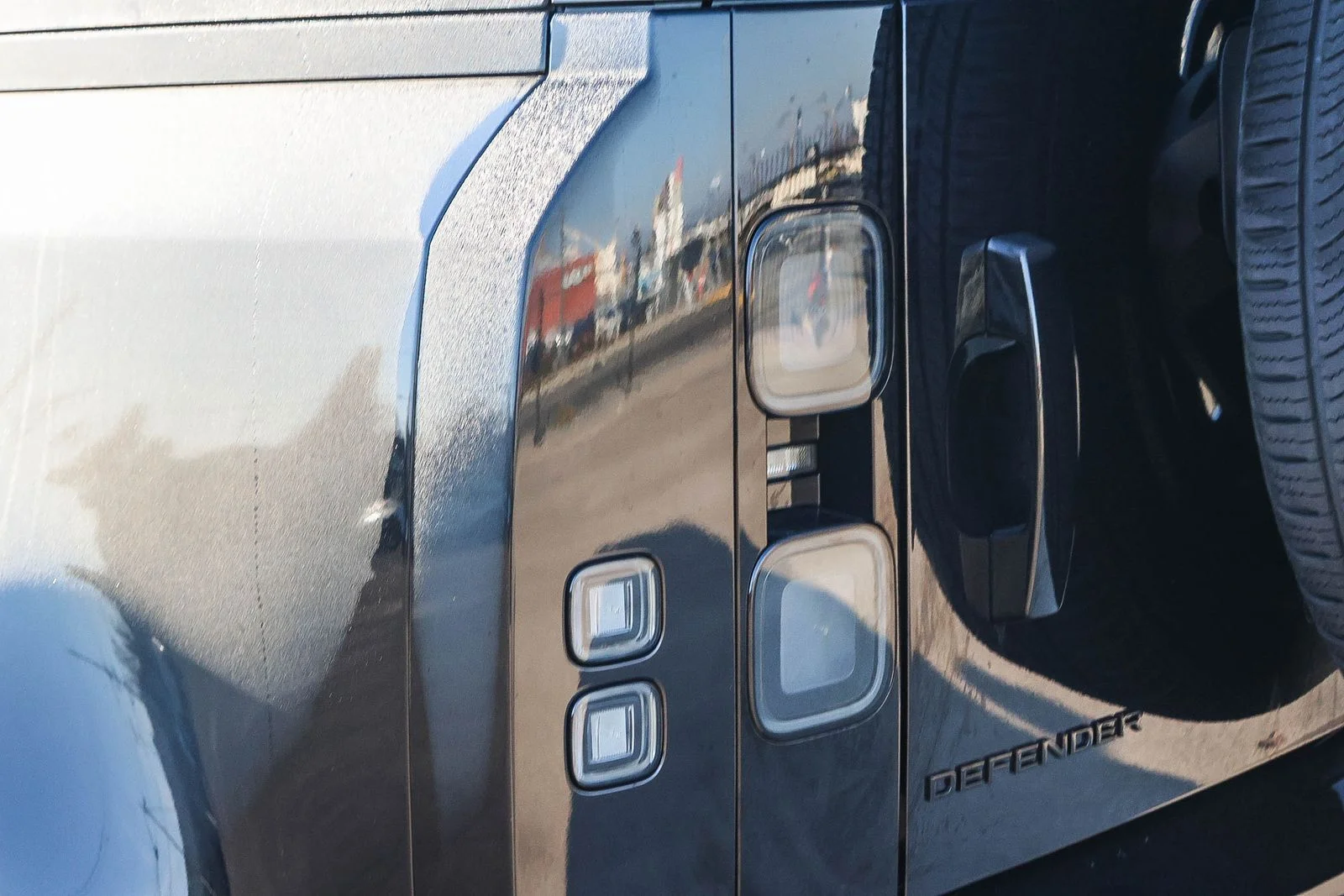 New 2026 Santorini Black Land Rover X image 10