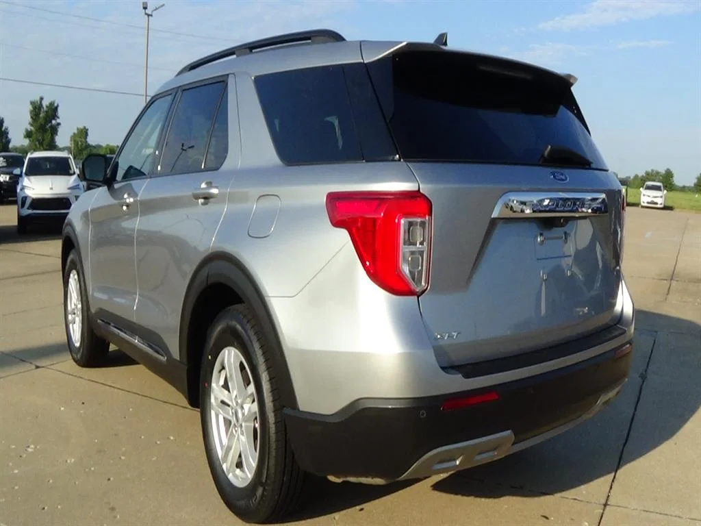 Certified Used 2024 Iconic Silver (js) Ford XLT image 8