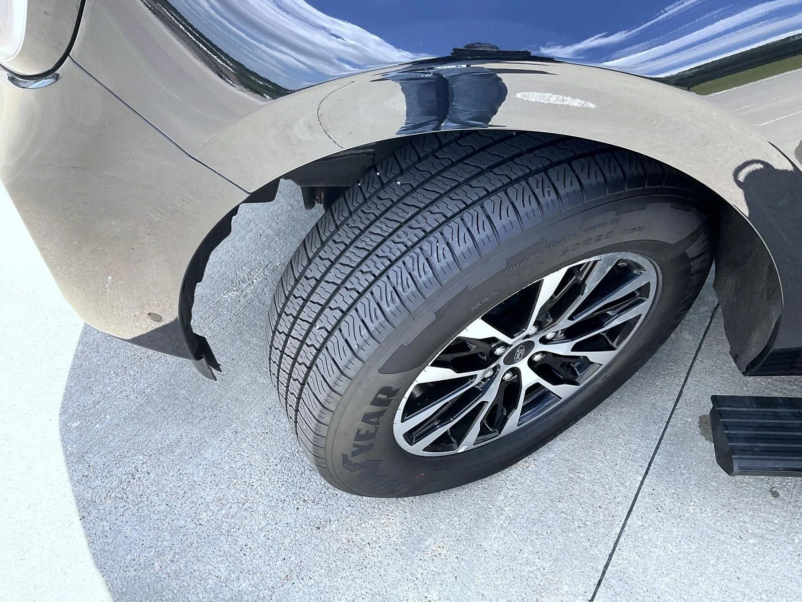 Used 2025 Black Ford Platinum image 25
