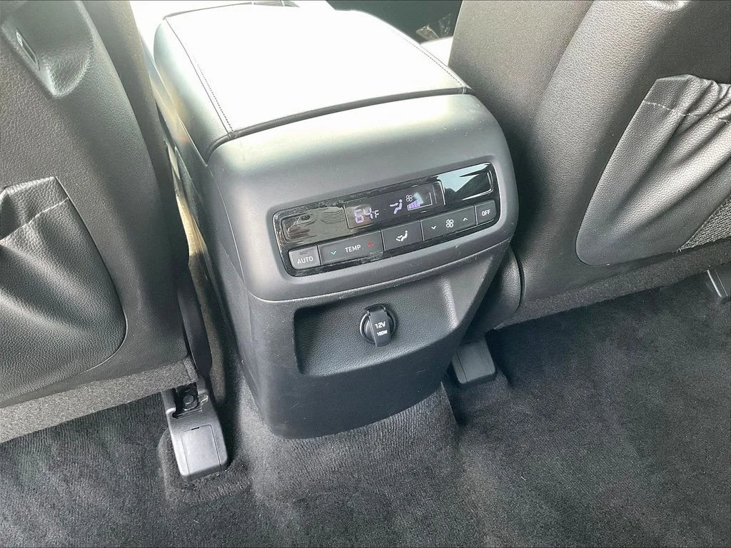 Used 2021 White Hyundai SEL image 8