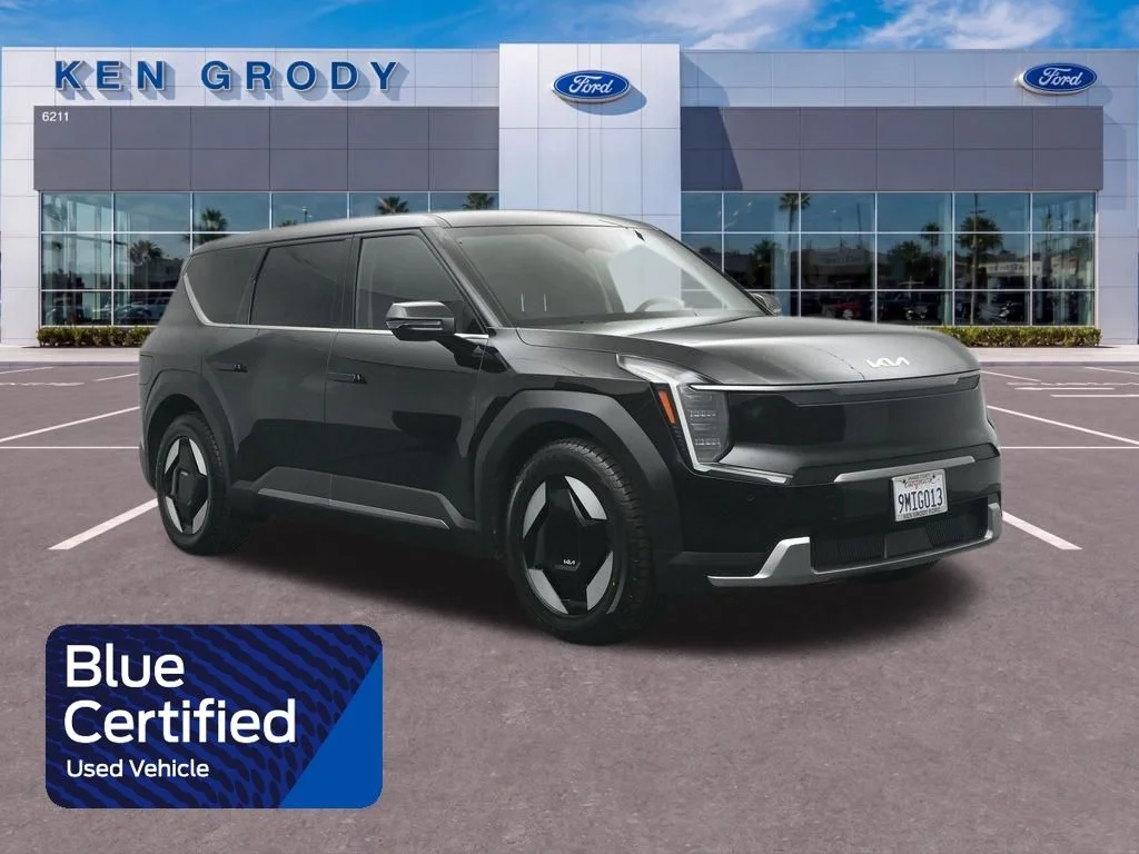 Used 2024 Black Kia Light Long Range image 1