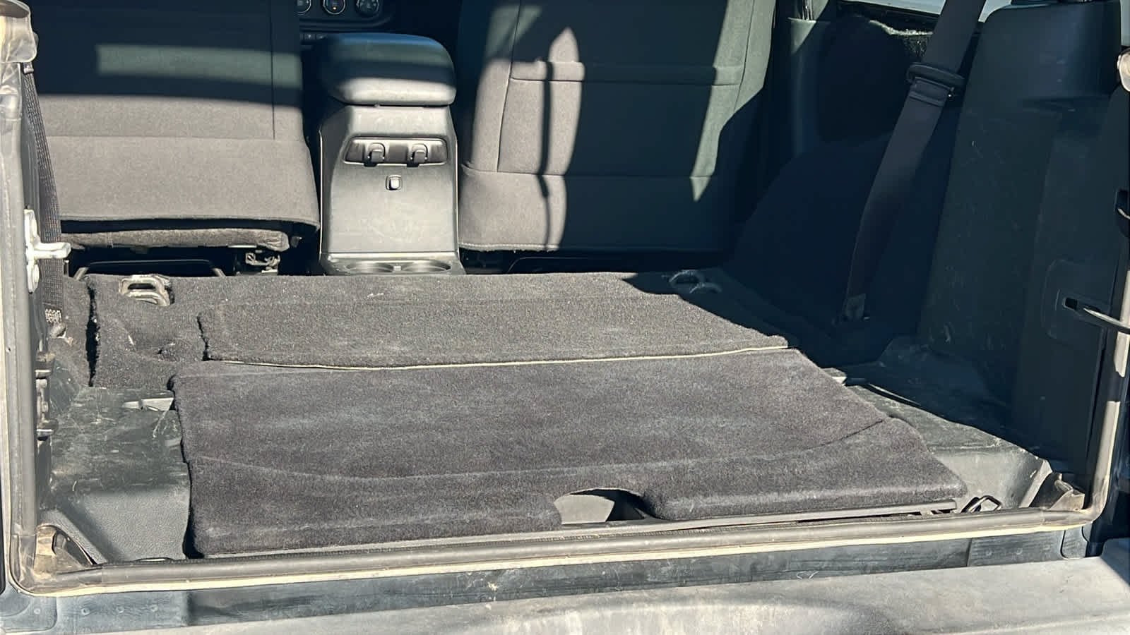 Used 2018 Black Clearcoat Jeep Sport S image 24