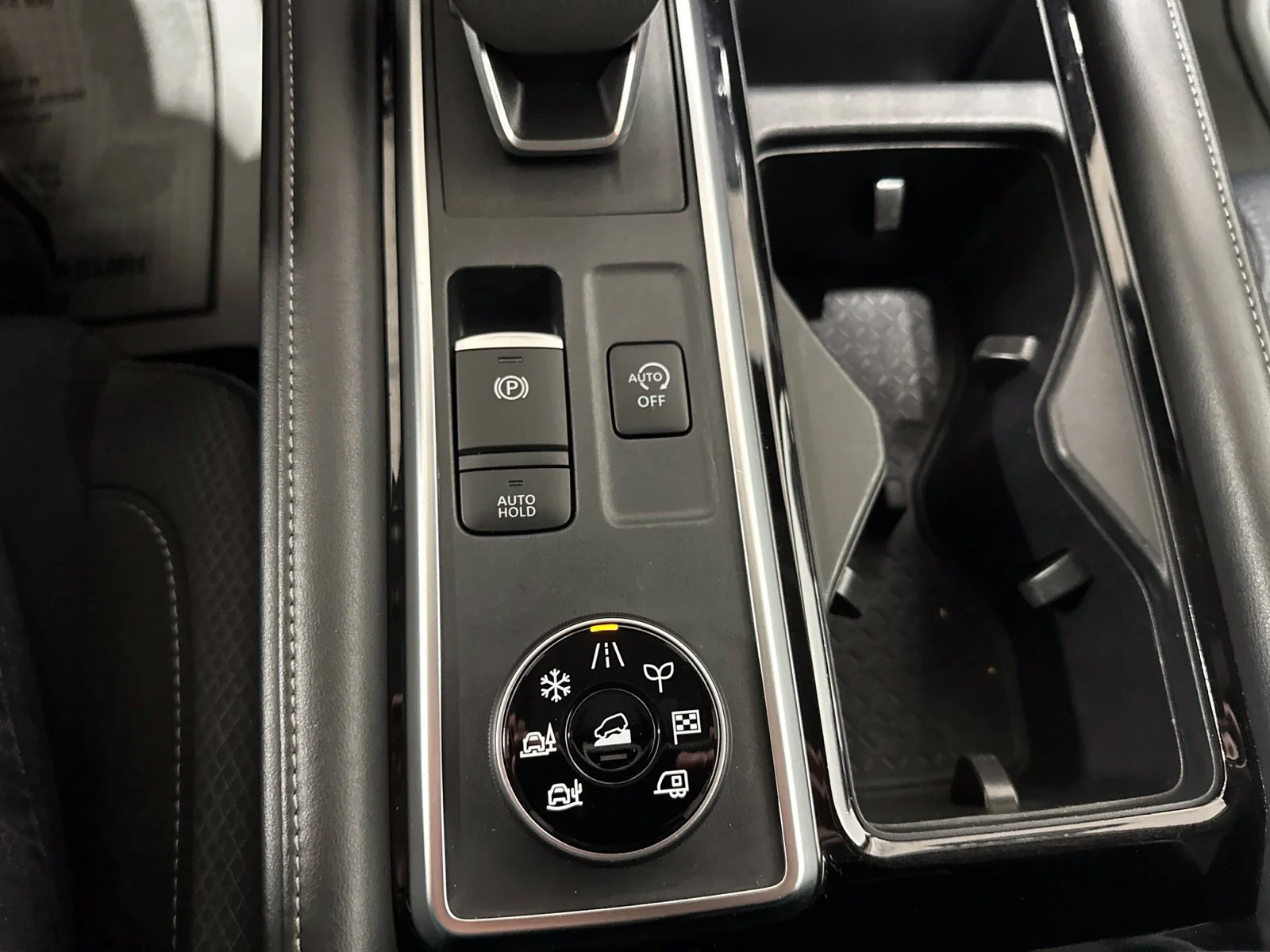 Used 2025 Gray Nissan SV image 57