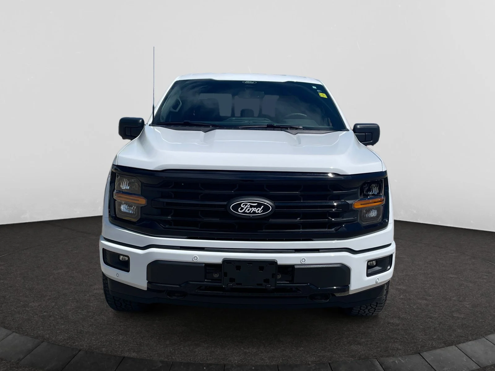 New 2026 Oxford White Ford XLT image 8