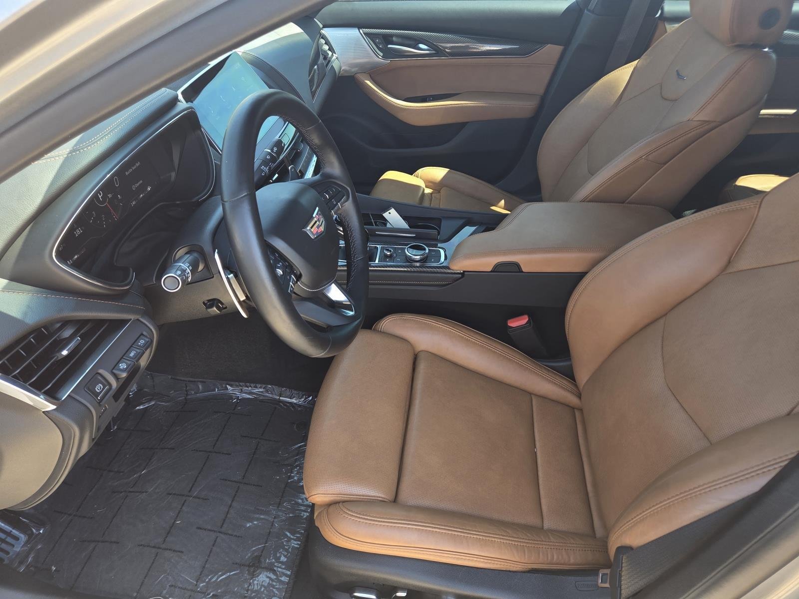 Used 2023 Argent Silver Metallic Cadillac Sport image 29