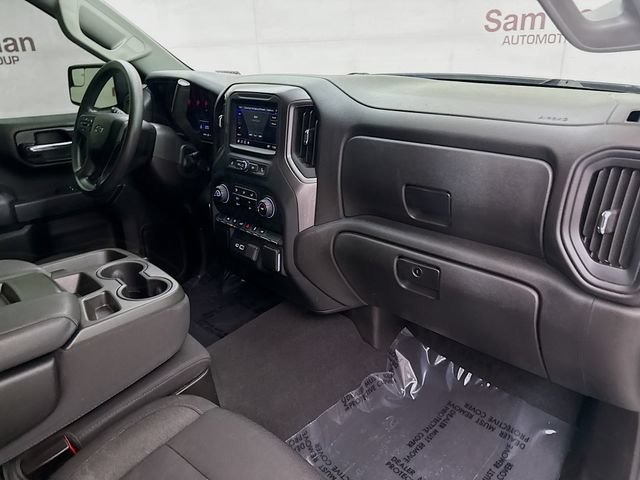 Used 2022 Silver Ice Metallic Chevrolet Custom image 28