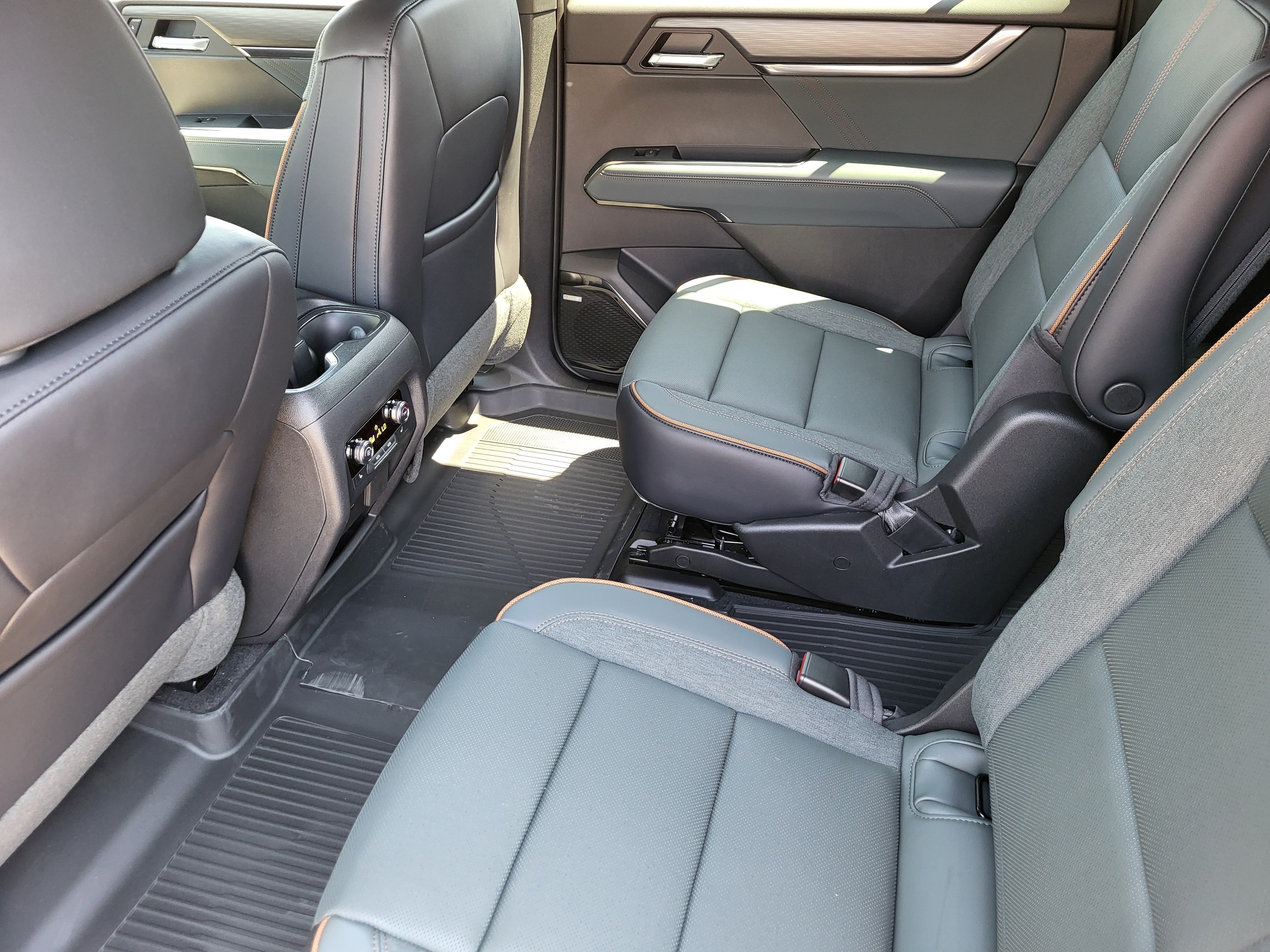 2026 GMC Acadia AT4 - Photo 23