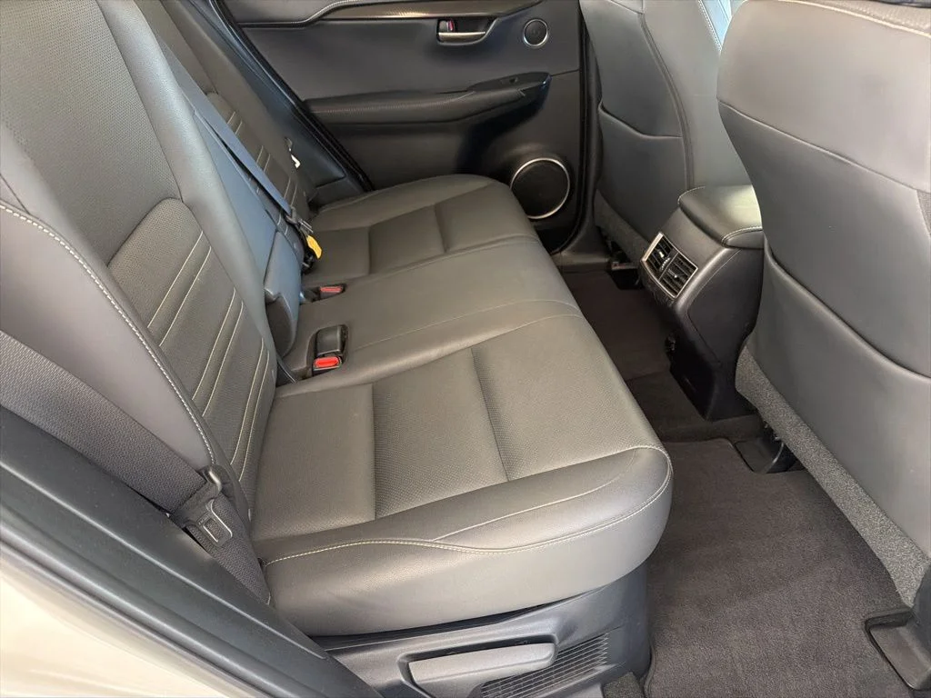 Used 2017 White Lexus 200t image 21