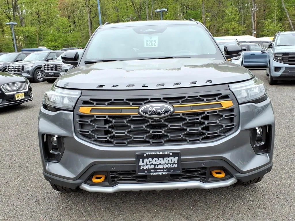 New 2026 Carbonized Gray Metallic Ford Tremor® image 2