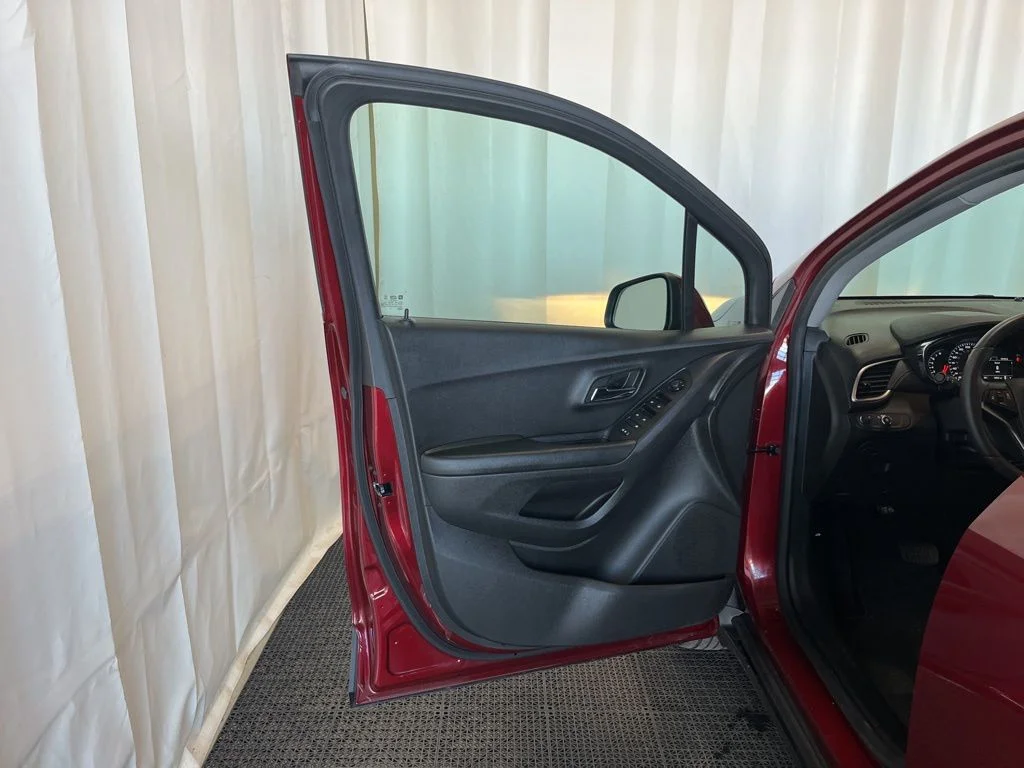 Used 2022 Red Chevrolet LT image 16