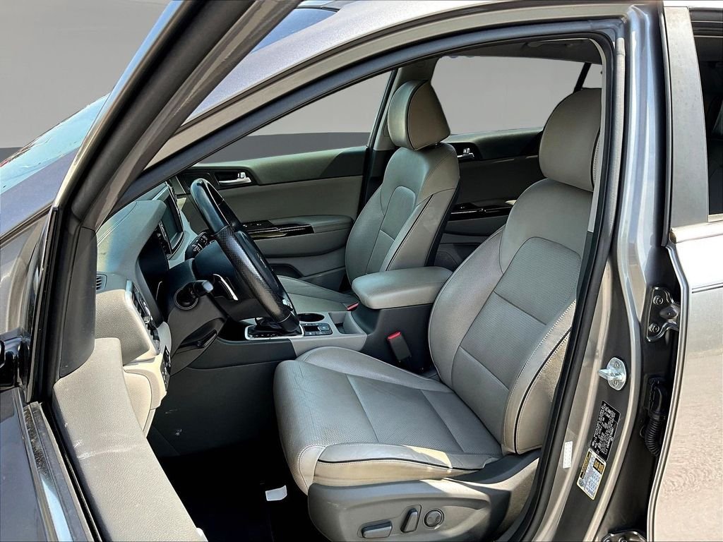 Used 2019 Silver Kia SX image 25