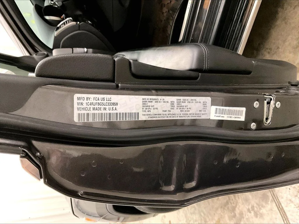 Used 2020 Gray Jeep Limited image 38