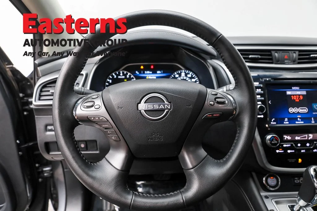 Used 2023 Gray Nissan SV image 10