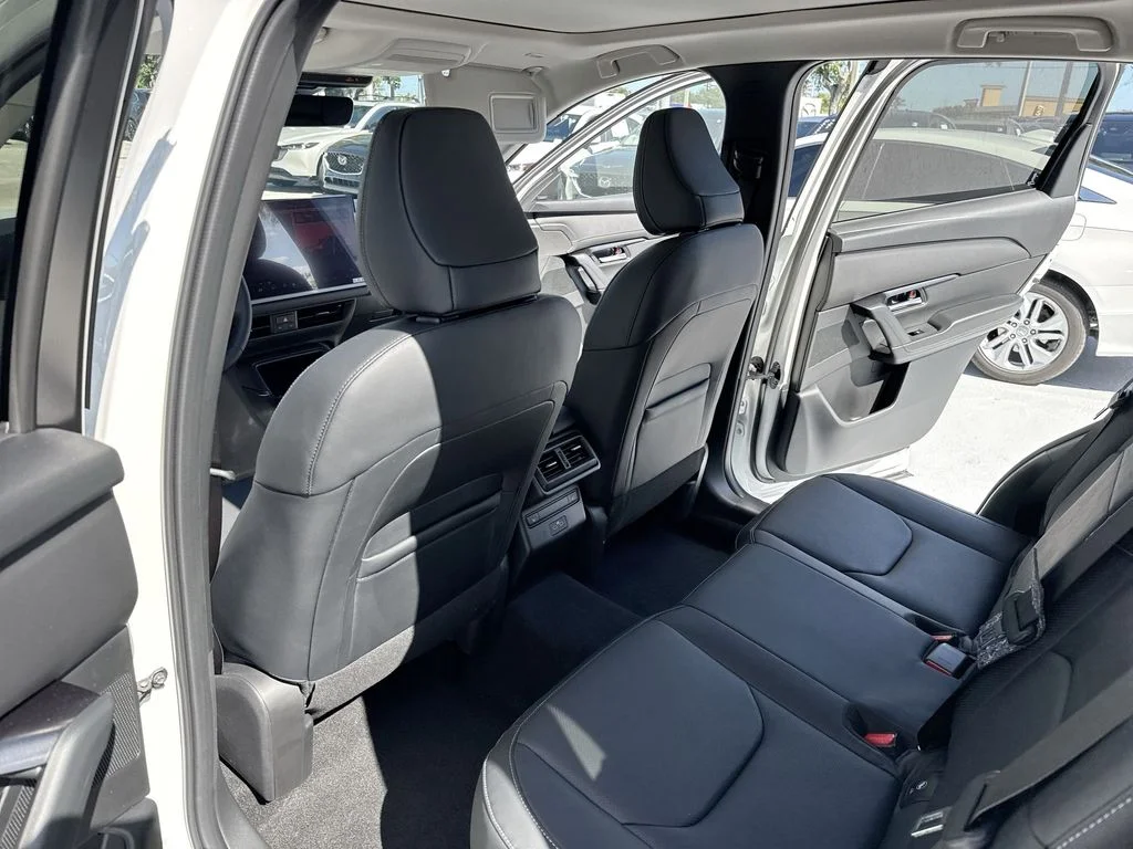 New 2026 White Metallic Mazda 2.5 S Premium Plus AWD image 34