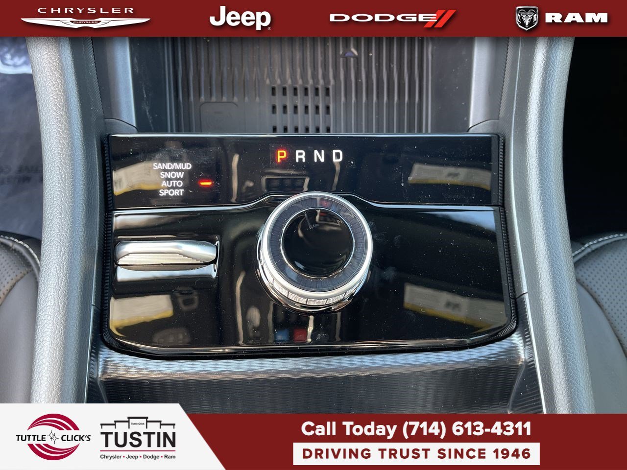 New 2026 Bright White Clear-Coat Exterior Paint Jeep Limited Reserve image 19