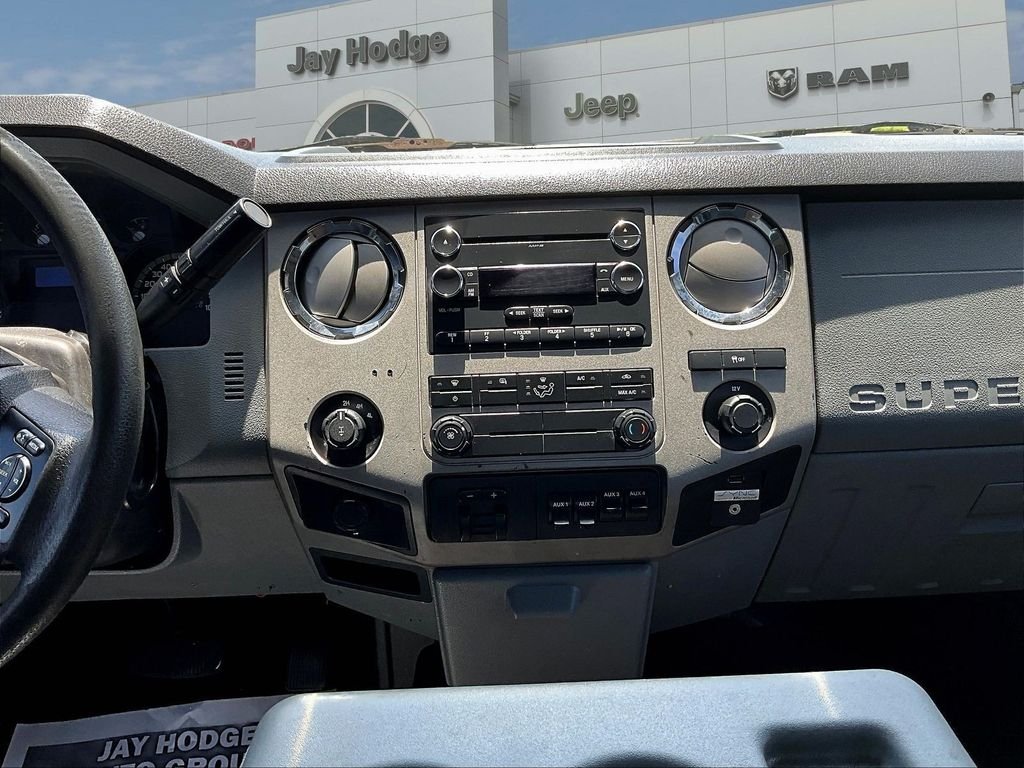 Used 2014 Silver Ford XLT image 12
