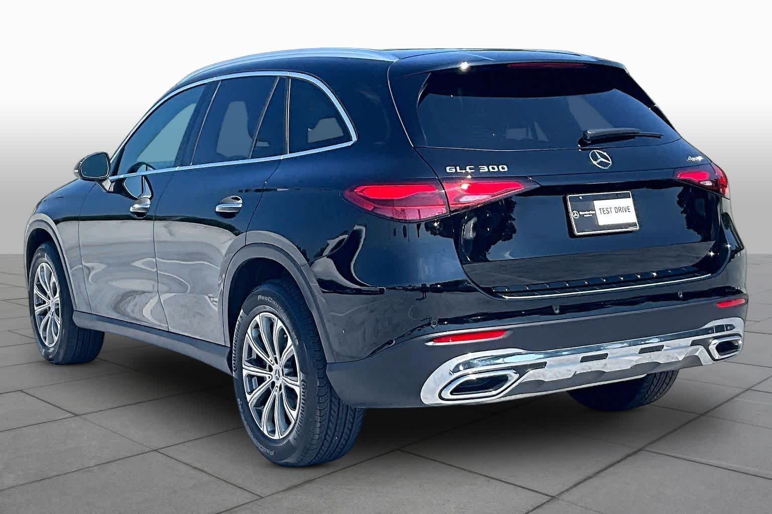 Used 2025 Obsidian Black Metallic Mercedes-Benz GLC 300 image 12