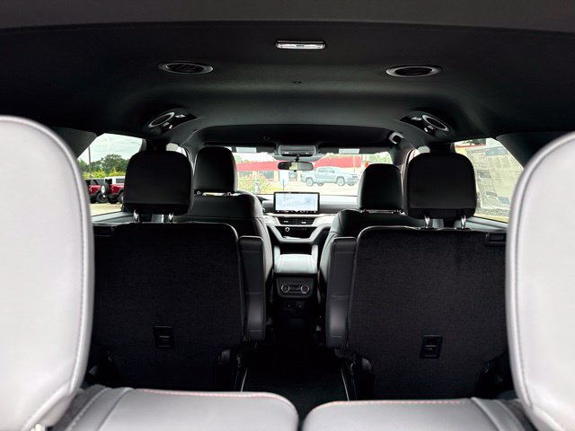 New 2027 Avalanche Gray Ford Active image 18