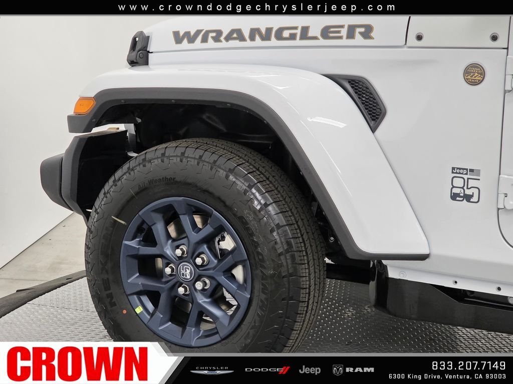 New 2026 Bright White Clear-Coat Exterior Paint Jeep 85th Anniversary Edition image 9