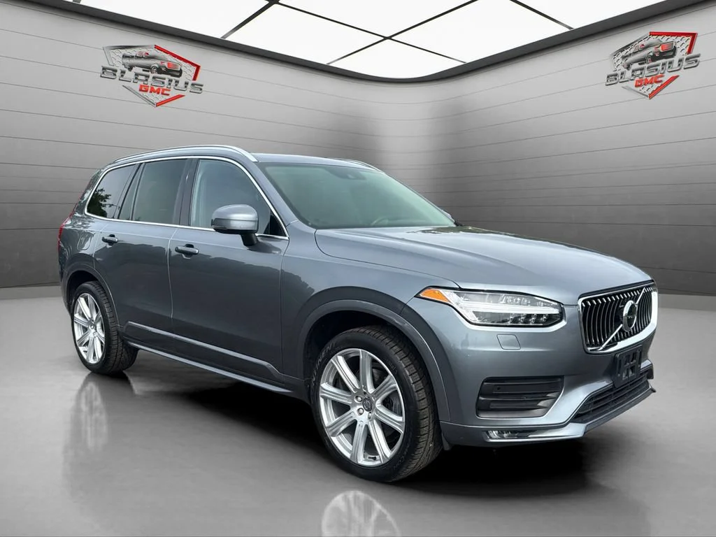 Used 2020 Gray Volvo T6 Momentum 7 Passenger image 7