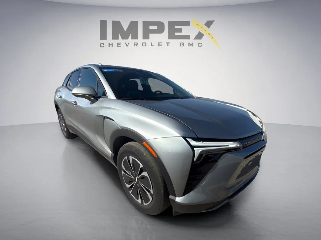 Used 2024 Gray Chevrolet LT image 7