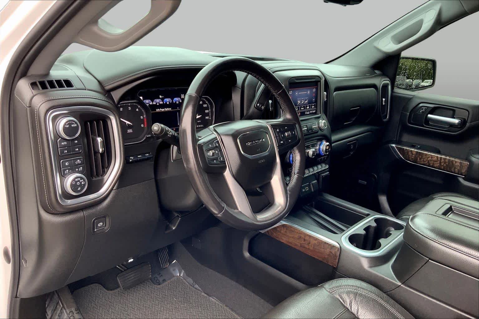 Used 2020 White Frost Tricoat GMC Denali image 17