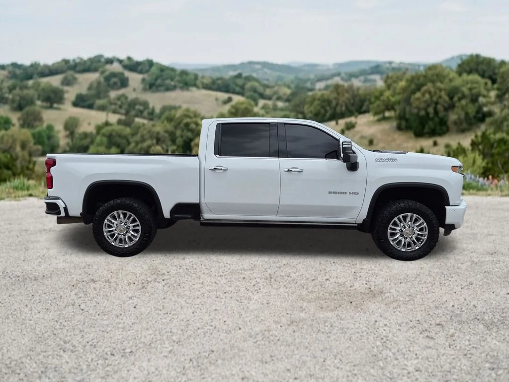 Used 2022 White Chevrolet High Country image 12