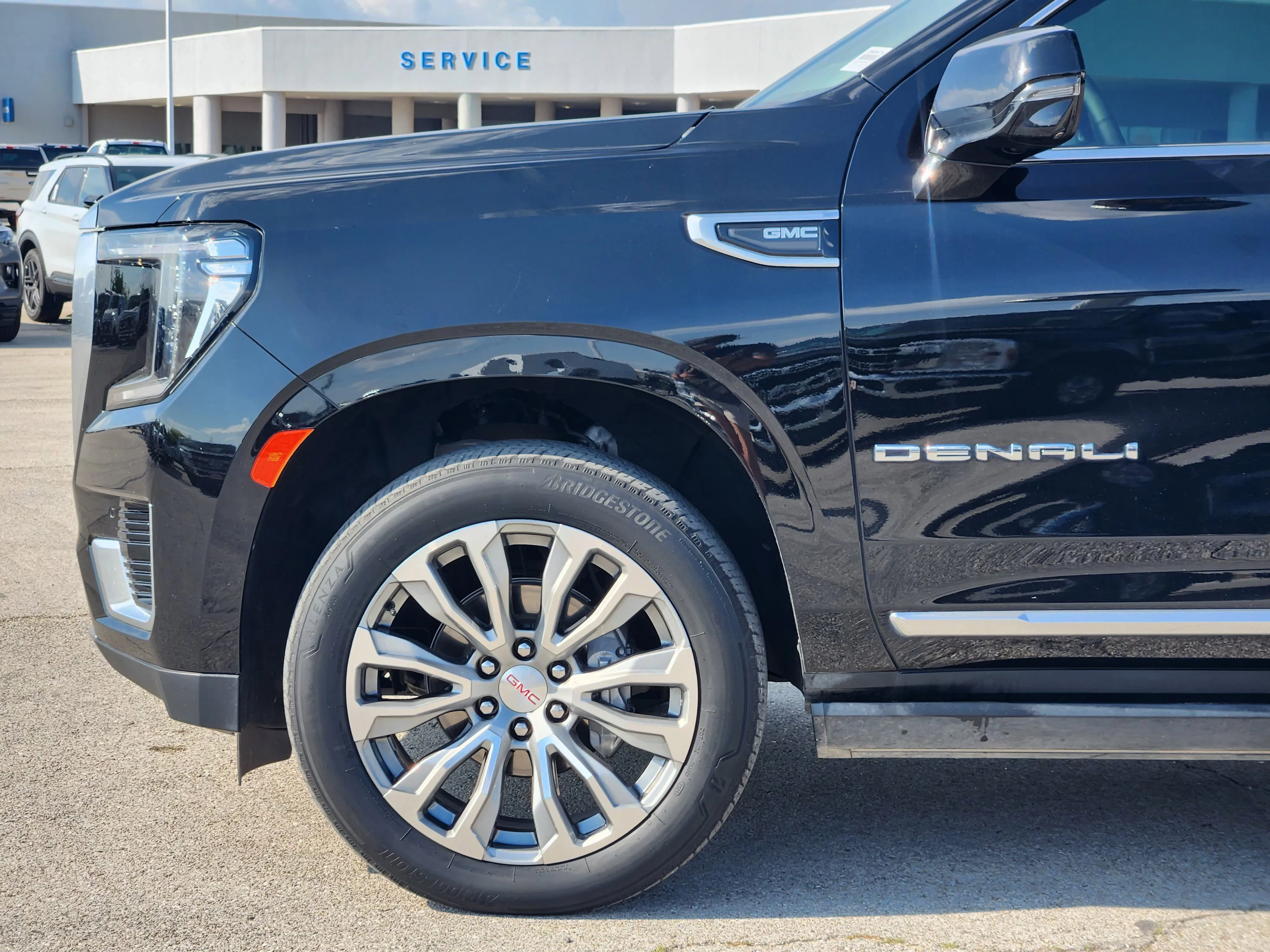 Used 2021 Onyx Black GMC Denali image 9