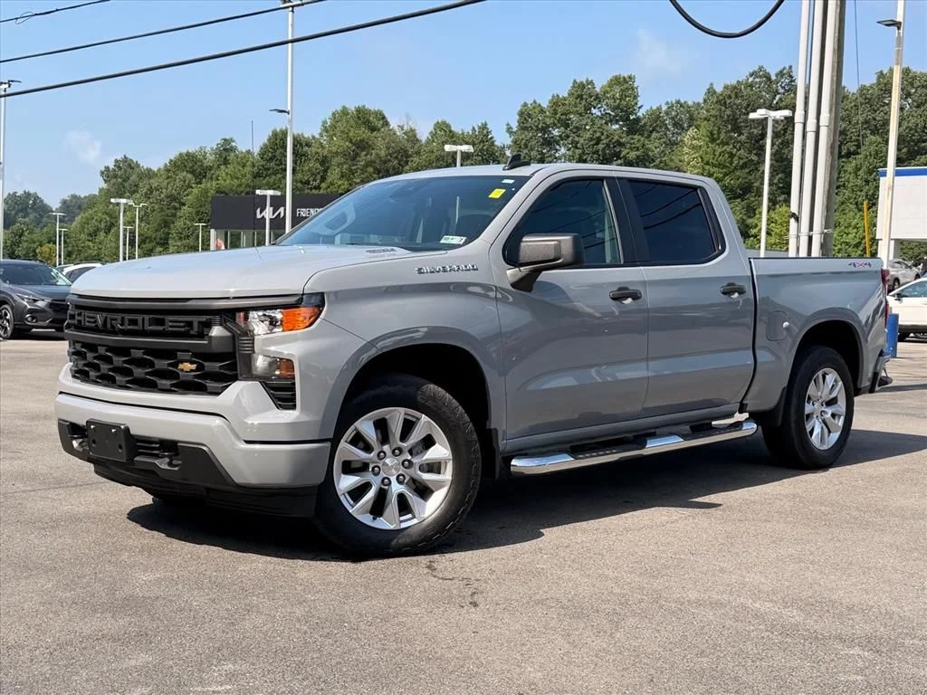 Used 2025 Gray Chevrolet Custom image 2