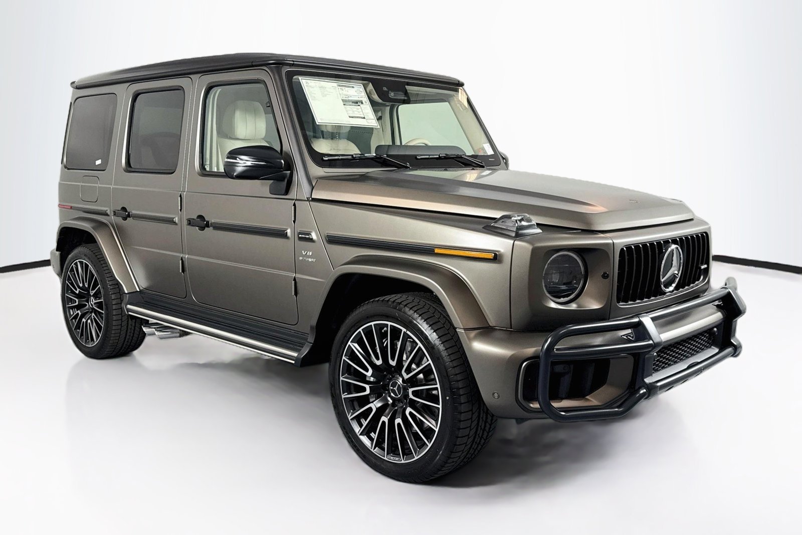 New 2027 MANUFAKTUR Monza Grey Magno Mercedes-Benz AMG® G 63 image 3
