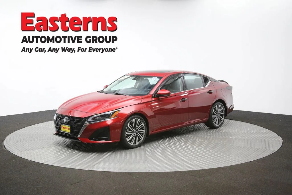 Used 2023 Red Nissan 2.5 SL image 56