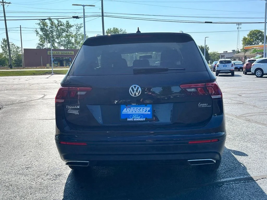 Used 2020 Black Volkswagen 2.0T S image 6