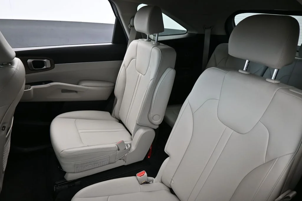 Used 2023 Glacial White Pearl Kia EX image 37