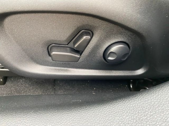 Used 2025 White Jeep Limited image 21