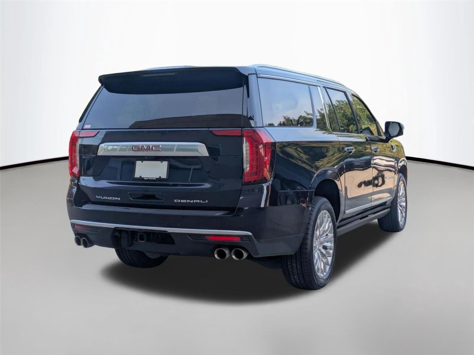 Used 2024 Midnight Blue Metallic GMC Denali image 6