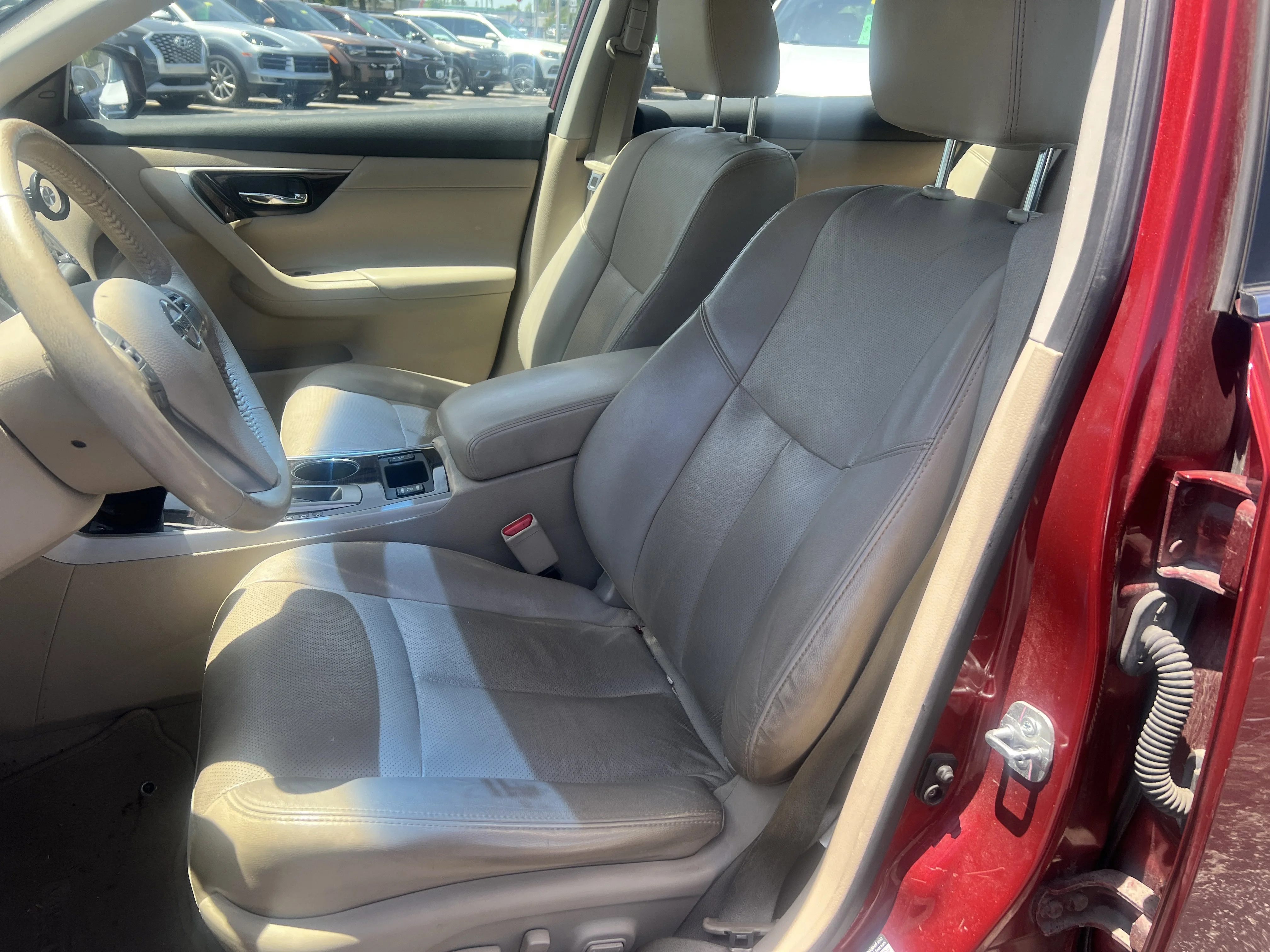 Used 2014 Cayenne Red Metallic Nissan 2.5 SL image 9