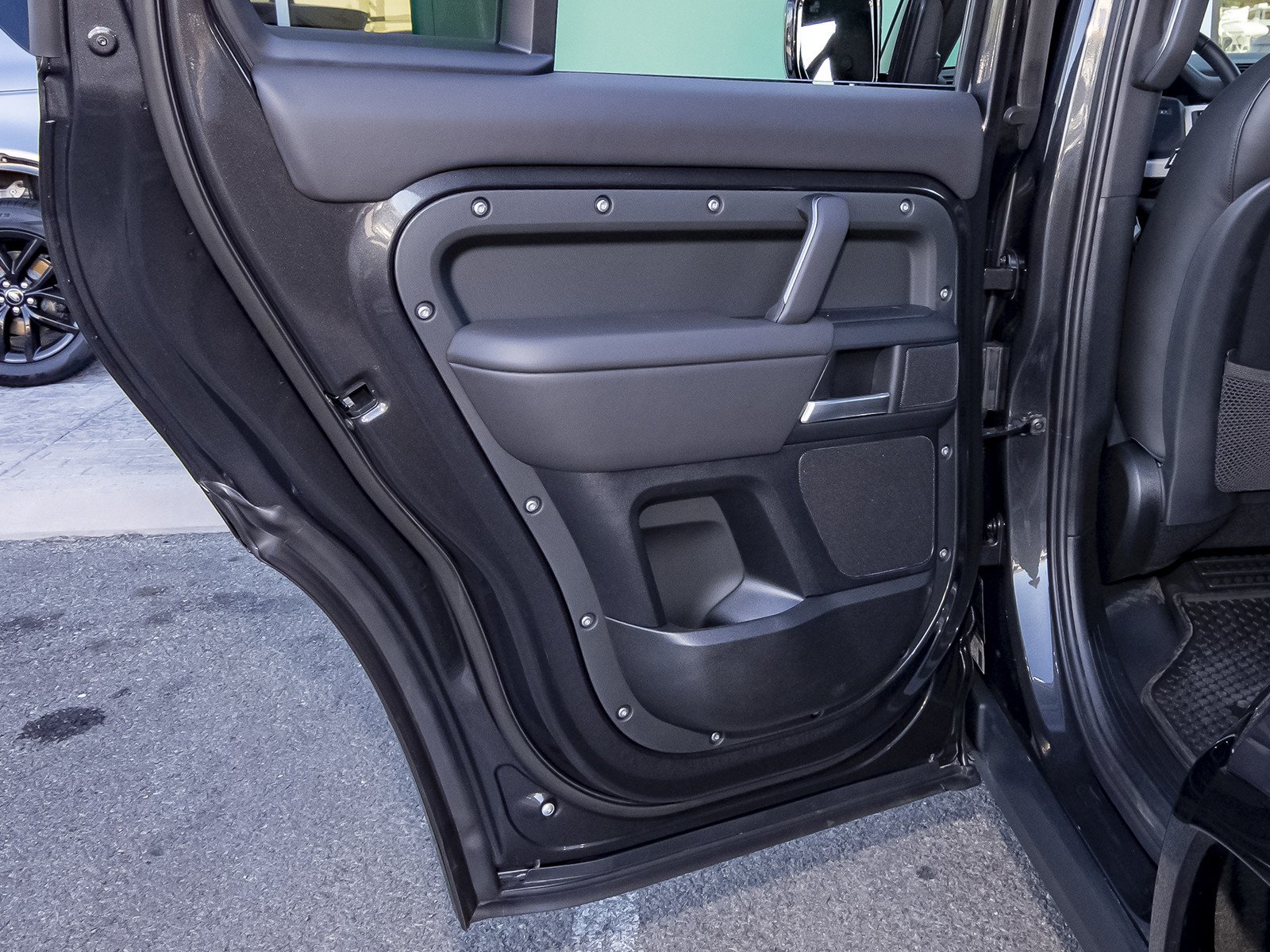 New 2026 Carpathian Grey Land Rover X-Dynamic SE image 44