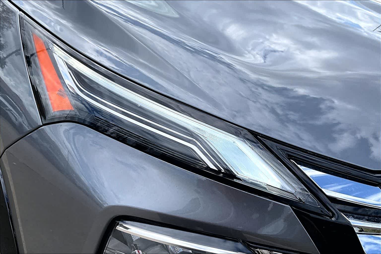 New 2026 Gun Metallic Nissan Platinum image 18