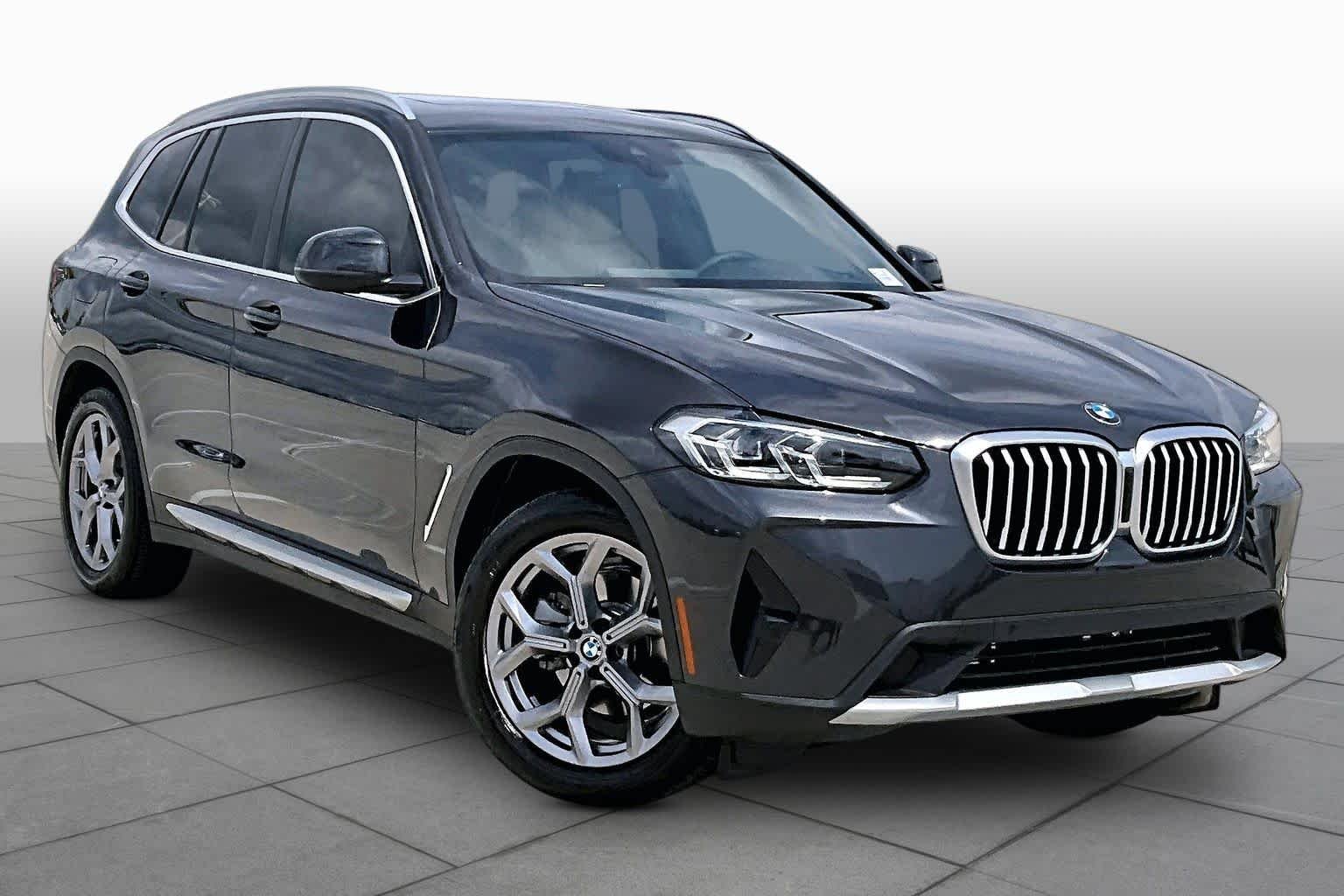 Used 2024 Dark Graphite Metallic BMW sDrive30i image 2