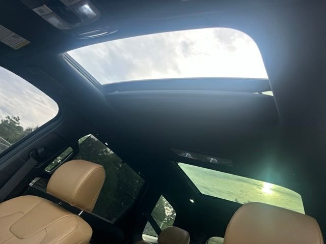 Used 2022 Black Kia SX image 22