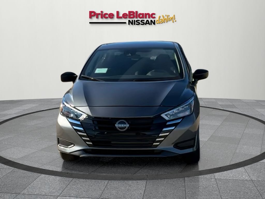 2025 Nissan Versa 1.6 S photo 2