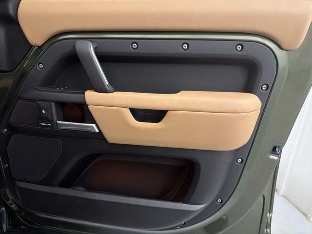 New 2026 Woolstone Green Land Rover S image 21