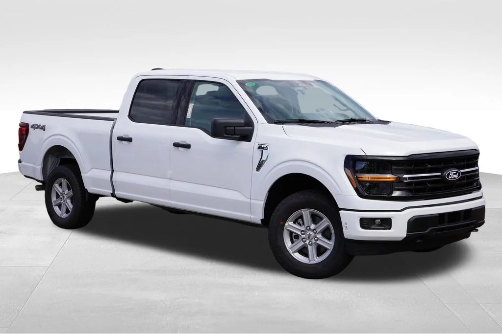 New 2026 White Ford XLT image 1
