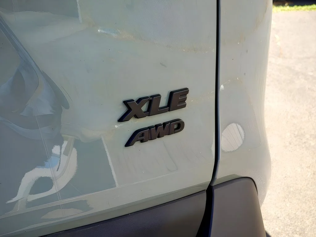 2023 Toyota RAV4 XLE - Photo 11