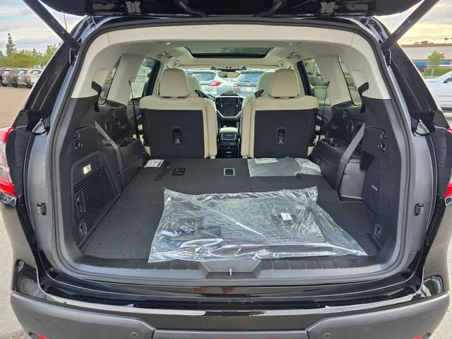 New 2026 CRYSTAL BLACK SILICA Subaru Limited 7-Passenger image 14
