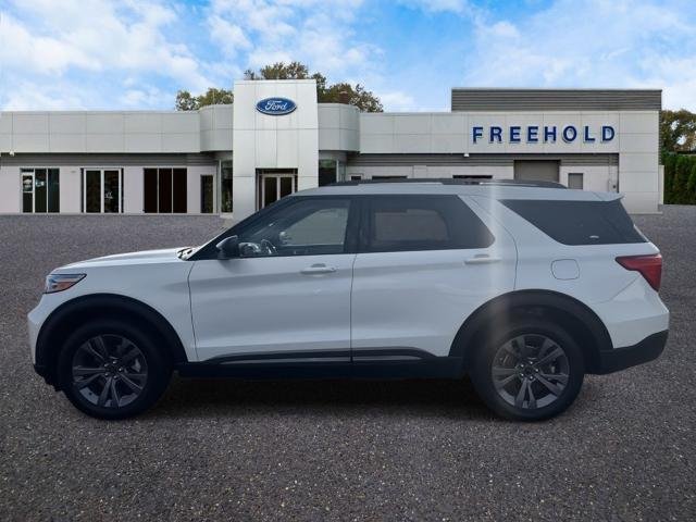Certified Used 2022 White Metallic Ford XLT image 64