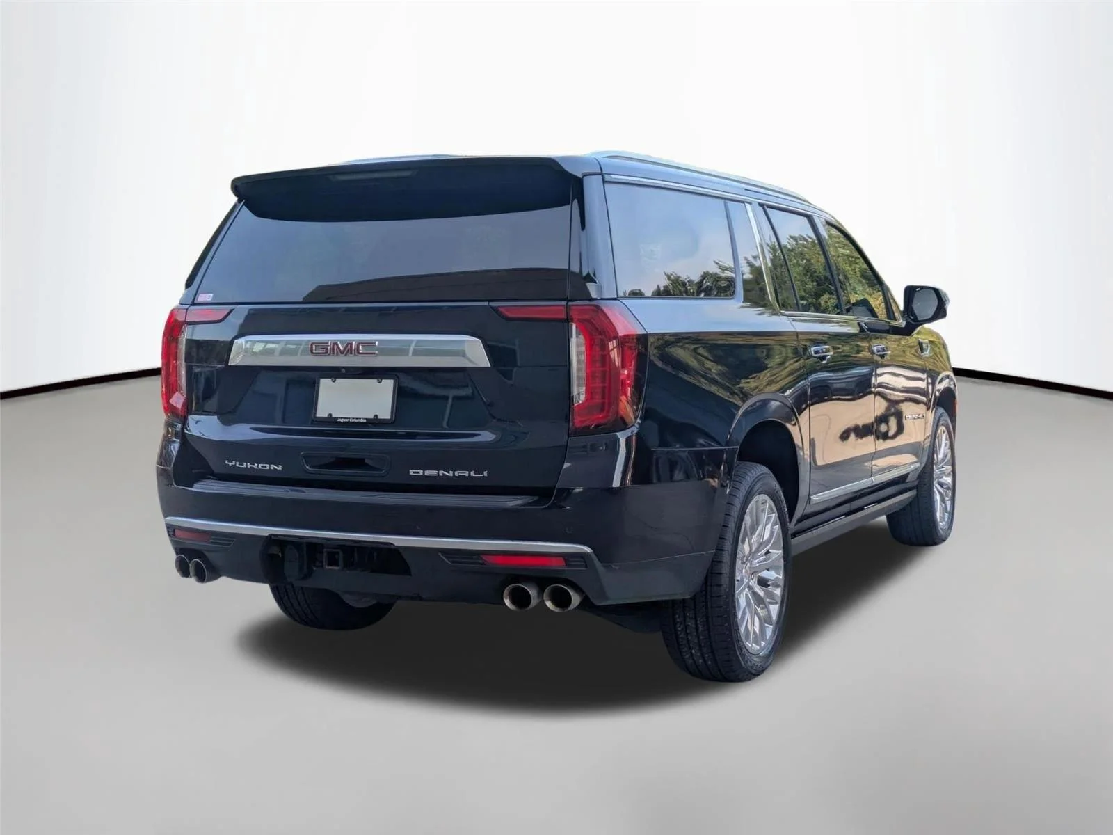 Used 2024 Midnight Blue Metallic GMC Denali image 6